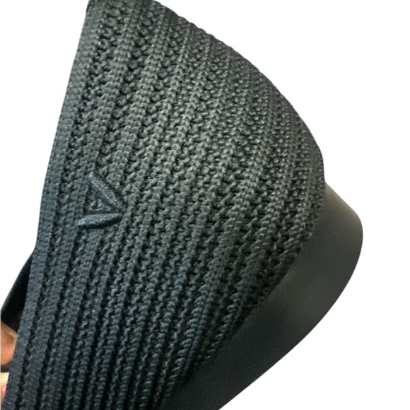 VIVAIA Women's Black Textured Flats - Picture 2 of 5